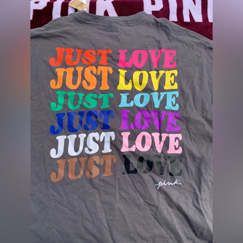NWT vs pink pride one size tee